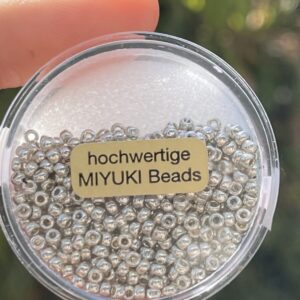 hochwertige japanische Miyuki Rocailles 2,2mm metallic silver