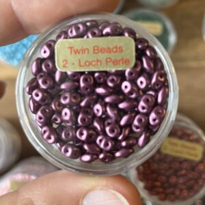 Twin Bead / 2 - Loch Perle burgunder