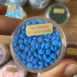 Twin Bead / 2 - Loch Perle blau matt