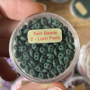 Twin Bead / 2 - Loch Perle dunkelgrün