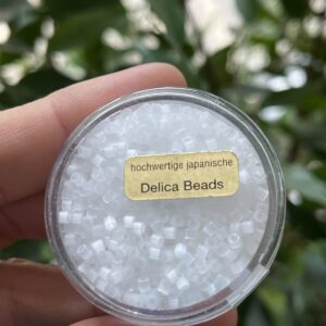 hochwertige japanische Delica Beads 2,2 mm seide weiß